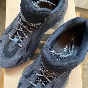 Yeezy Boost 700 Vanta